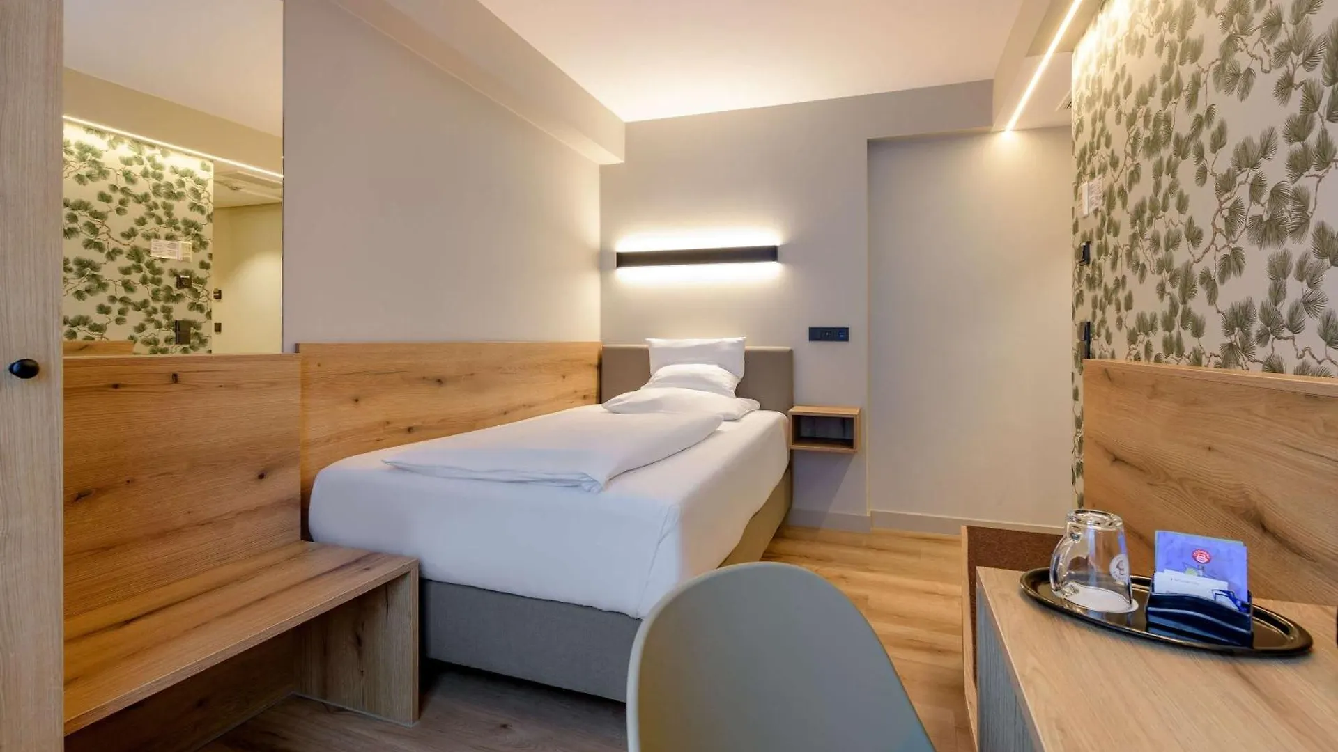 Mercure Hotel München Altstadt 3*,